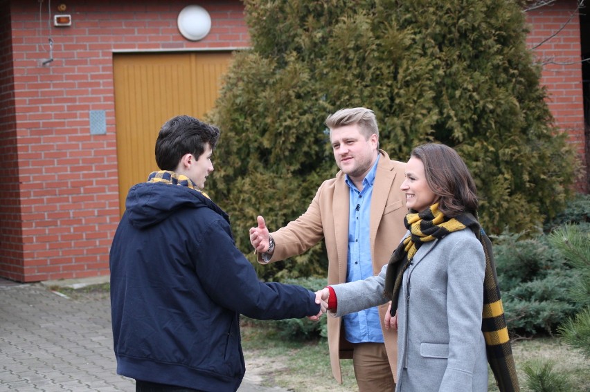 Kulinarne gwiazdy Anna Starmach i Tomasz Jakubiak odwiedziły SOS Wioskę Dziecięcą w Siedlcach