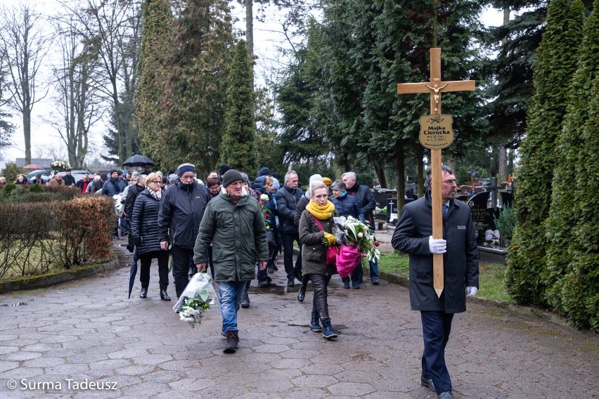 Kapelusze z głów... Ostatnie pożegnanie Majki Cierockiej. Poranna msza w kolegiacie i pogrzeb na stargardzkim cmentarzu