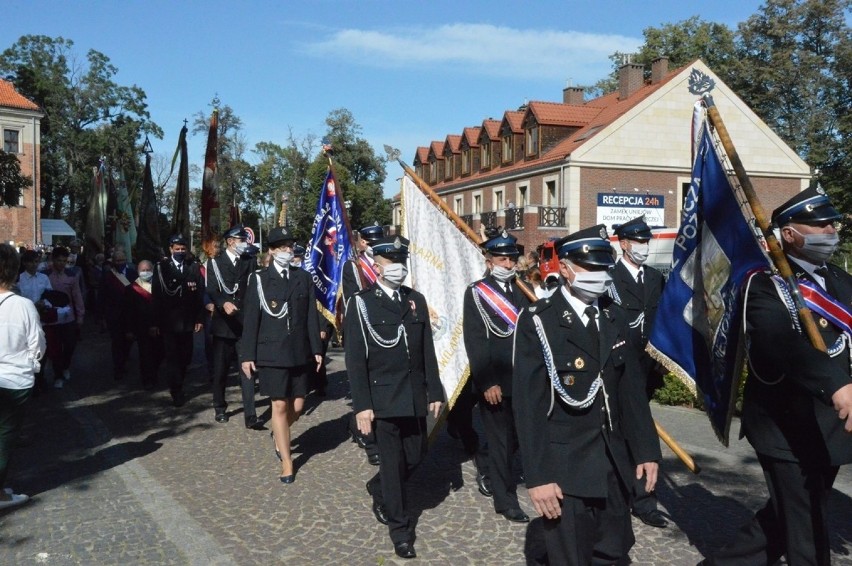 Dożynki Województwa Łódzkiego w Uniejowie 2020. Korowód...