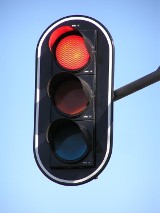 Czy czerwone światło za nieprzepisową jazdę to dobry pomysł? MZD pyta płocczan