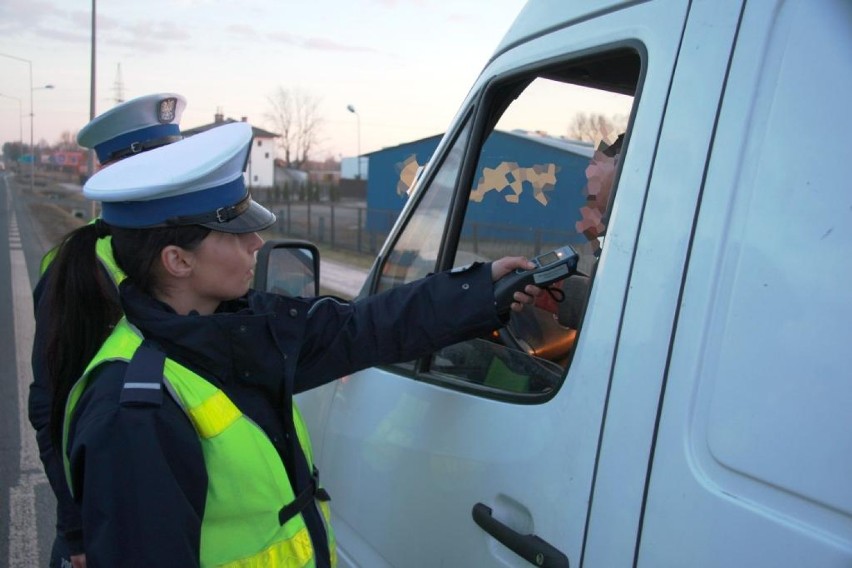 Mazowieccy policjanci badali trzeźwość na drogach...