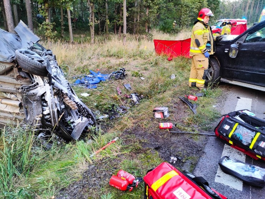 Wypadek na drodze Nietążkowo - Włoszakowice. Na drogę wybiegło zwierzę leśne