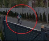 Kradzież roweru w Chorzowie. Rozpoznajesz tych mężczyzn? Policja prosi o pomoc