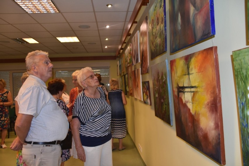 Wystawa "Aktywni przez sztukę" w Miejskiej Bibliotece Publicznej w Wągrowcu już czynna. Zobacz fotki wszystkich obrazów