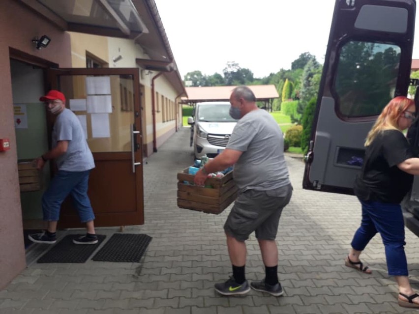 Niepełnosprawni z Dębicy i Brzostku z pomocą powodzianom