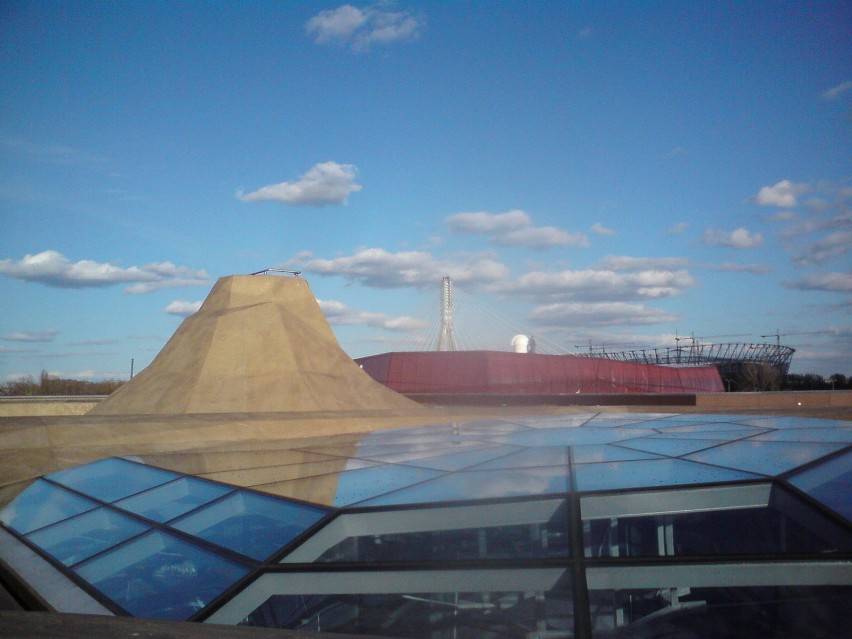 Widok z dachu Centrum na Stadion Narodowy i Most...