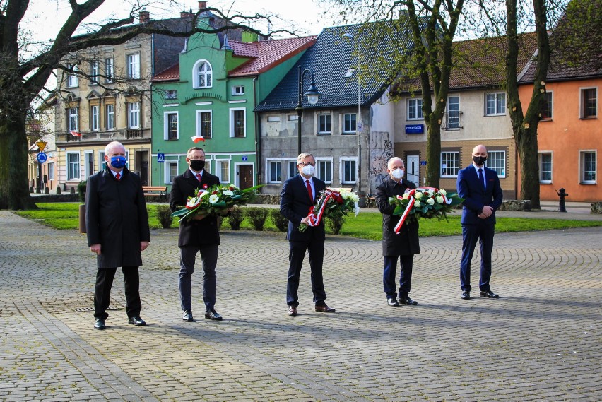 Święto Konstytucji 3 maja w Darłowie. Władze samorządowe złożyły kwiaty [zdjęcia]