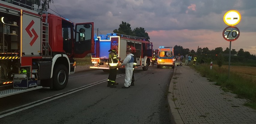 Wypadek w Stradomi Wierzchniej. Cztery osoby poszkodowane [ZDJĘCIA i FILMY]