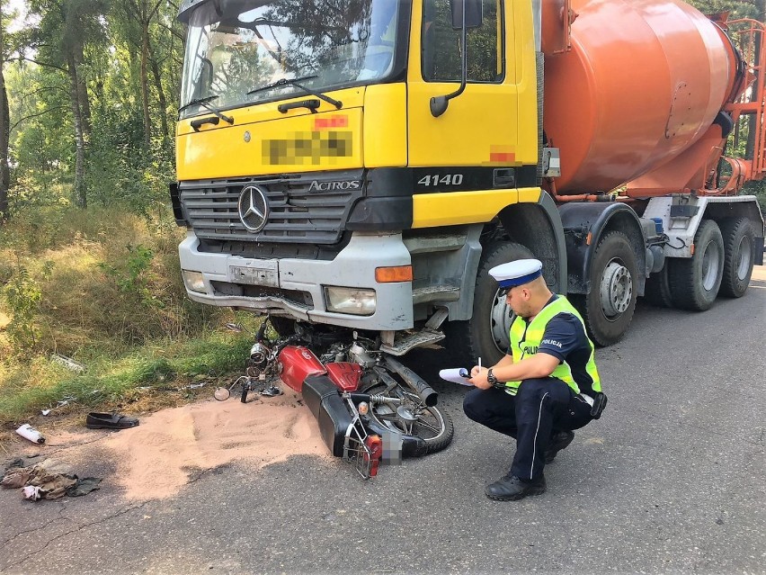 Czarna seria na naszych drogach. Nie żyje 68-letni motorowerzysta i 15-letni chłopak (FOTO)