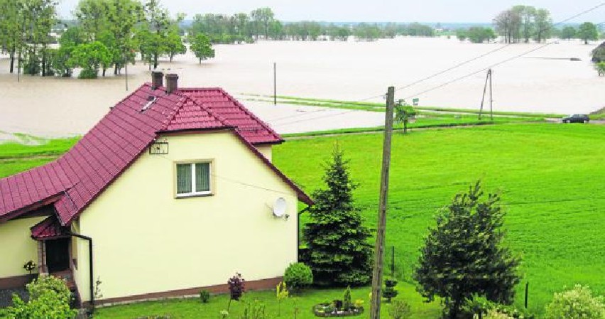 Na nic zdał się wał przeciwpowodziowy w Grzegorzowicach.