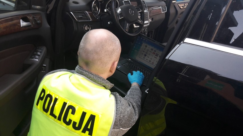 Policjanci z Piotrkowa zlikwidowali dwie dziuple samochodowe...