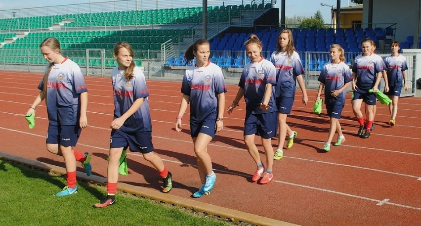 Piłkarki Olimpico Malbork po walkowerze na czele tabeli III ligi. Juniorki grały w Tczewie [ZDJĘCIA]