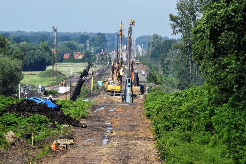 W związku z wyburzaniem wiaduktu w Czechowicach-Dziedzicach...
