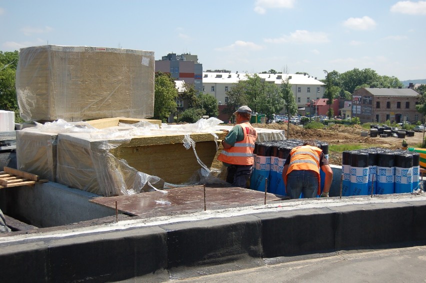 Poprzednia rozbudowa uczelni o Instytut Ochrony Zdrowia...