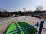 Nowy kompleks basenów w Parku Grabek w Czeladzi coraz bliżej. Wszyscy liczą, że latem będą się mogli tu pluskać