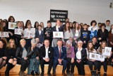 W Sławnie odebrali laury w 7 Powiatowym Turnieju Teatralnym 2022 - ZDJĘCIA, WIDEO