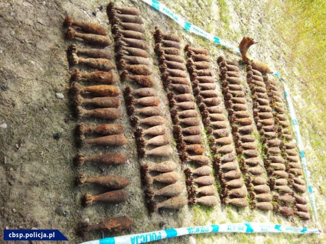 Policjanci przechwycili bombę i ponad 100 kg materiałów wybuchowych pod Warszawą