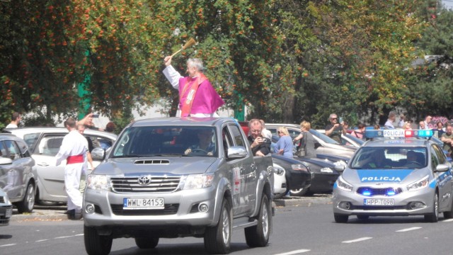 Święcenie samochodów i festyn misyjny