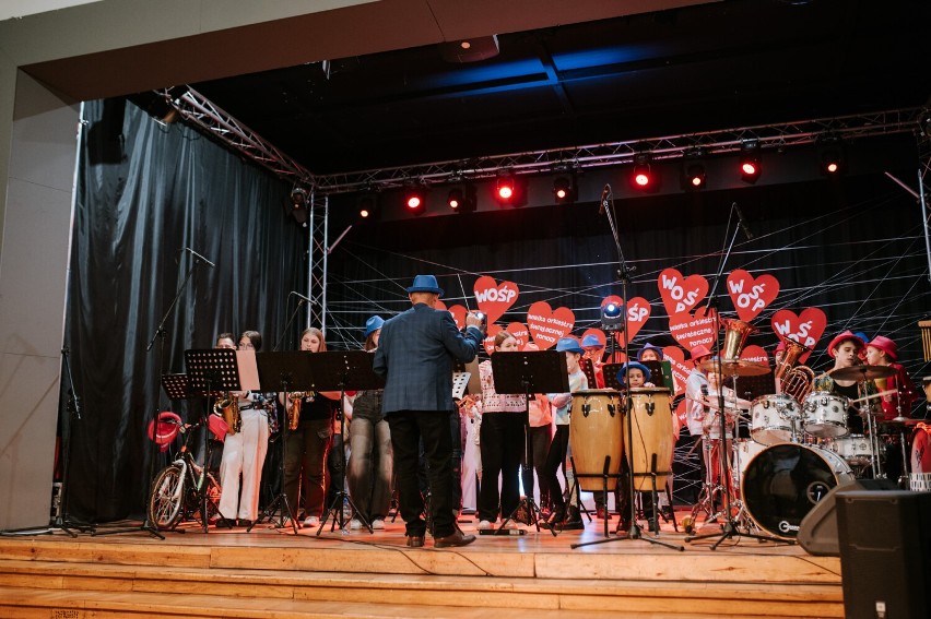 Obornicka Orkiestra Dęta zagrała dla WOŚP 2024! Sala widowiskowa OOK rozbrzmiała muzyką podczas Wielkiego Finału WOŚP