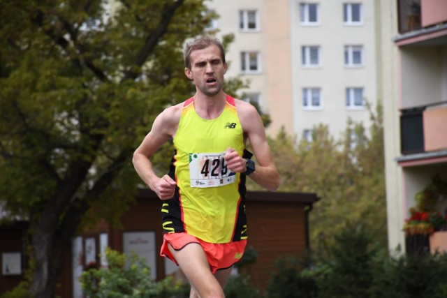 Bogdan Semenowycz (Kijów, Ukraina) najlepszy w 9. Anwil Półmaraton Włocławek 2022