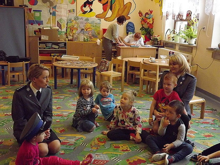 Policjantki odwiedziły przedszkole w Myczkowie