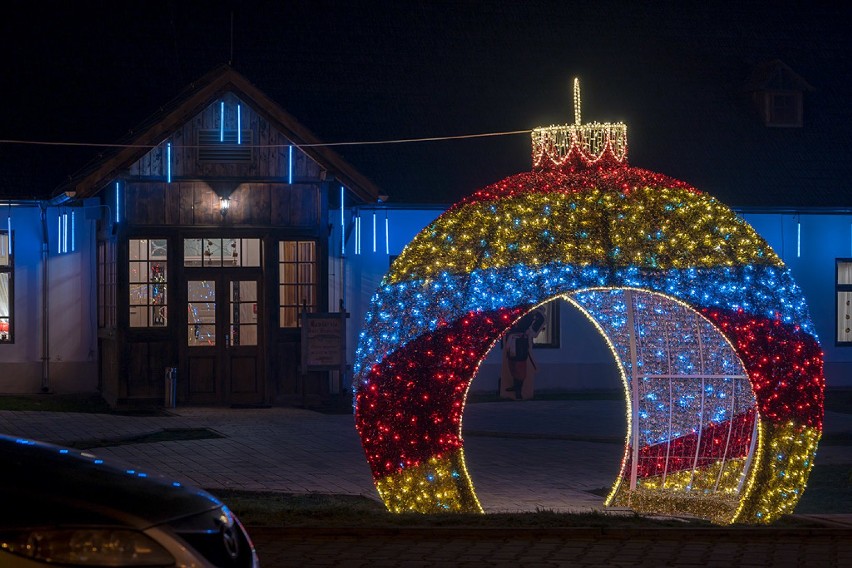 Centrum Muszyny rozświetlone świąteczną iluminacją [ZDJĘCIA]
