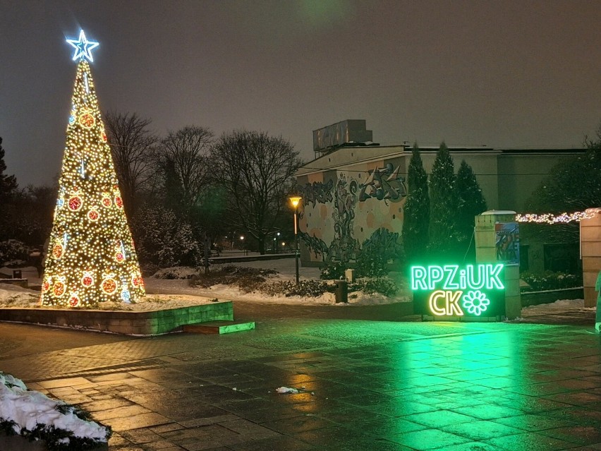 Pięknie rozświetlone Kielce! Świąteczne iluminacje zdobią centrum miasta! Zobaczcie zdjęcia