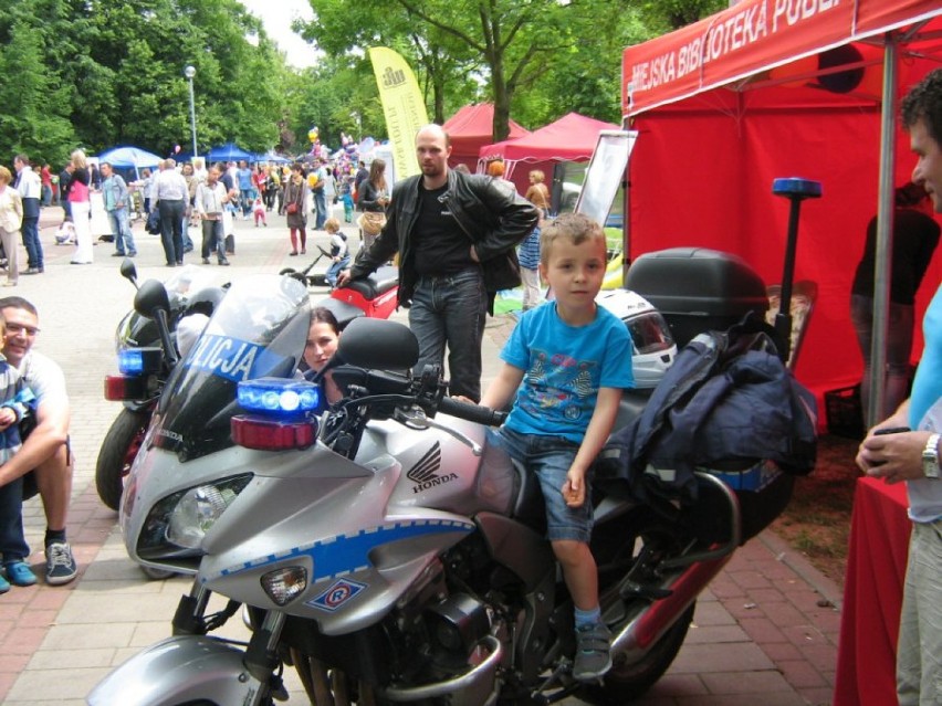 Dąbrowscy policjanci spotkali się z motocyklistami i...