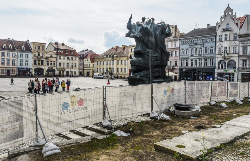 Prace na bydgoskim rynku miałyby ruszyć w czerwcu. Jak mówił...