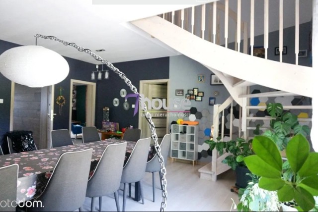 Tak prezentuje się najdroższy dom w Bytomiu, który aktualnie znajduje się na sprzedaż w serwisie otodom.pl. Zobacz kolejne zdjęcia. Przesuwaj zdjęcia w prawo - naciśnij strzałkę lub przycisk NASTĘPNE >>>