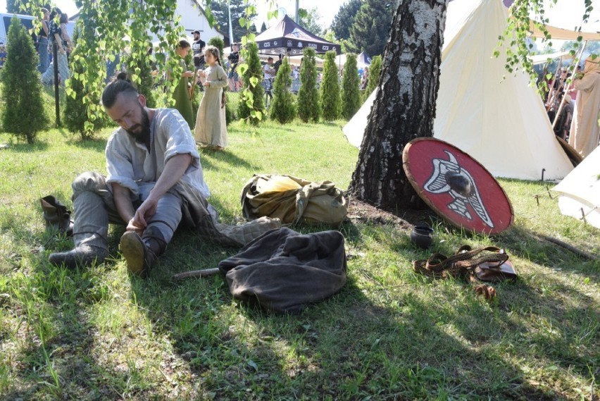 Klimat średniowiecznej wioski ma przybliżyć codzienne życie...