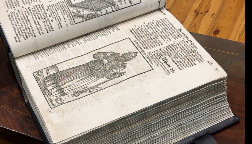 Biblia z 1563 roku - "biały kruk" w zbiorach Muzeum Ziemi Wieluńskiej