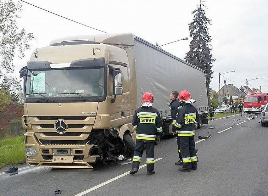 Na zachodnich rogatkach Skwierzyny osobowy opel zjechał na...