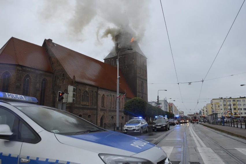 Po pożarze 1 lipca 2017 katedra była niedostępna dla...