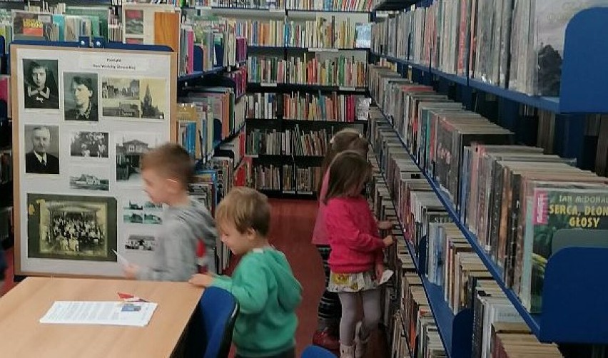 Mikołajki Pomorskie. Dzieci mają dobre wzorce i lubią odwiedzać bibliotekę! ZDJĘCIA
