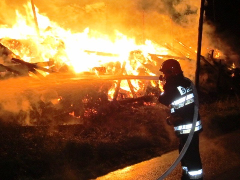 Pożar stodoły - Modrolas - ZDJĘCIA - 20.08.2013