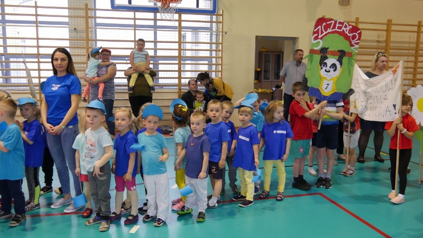 Igrzyska przedszkolaków w gminie Szczerców. Zobacz, jak dzielnie walczyły maluchy!