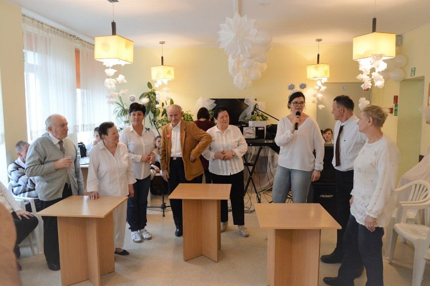 Seniorzy zorganizowali w Gdyni biały bal [ZDJĘCIA]