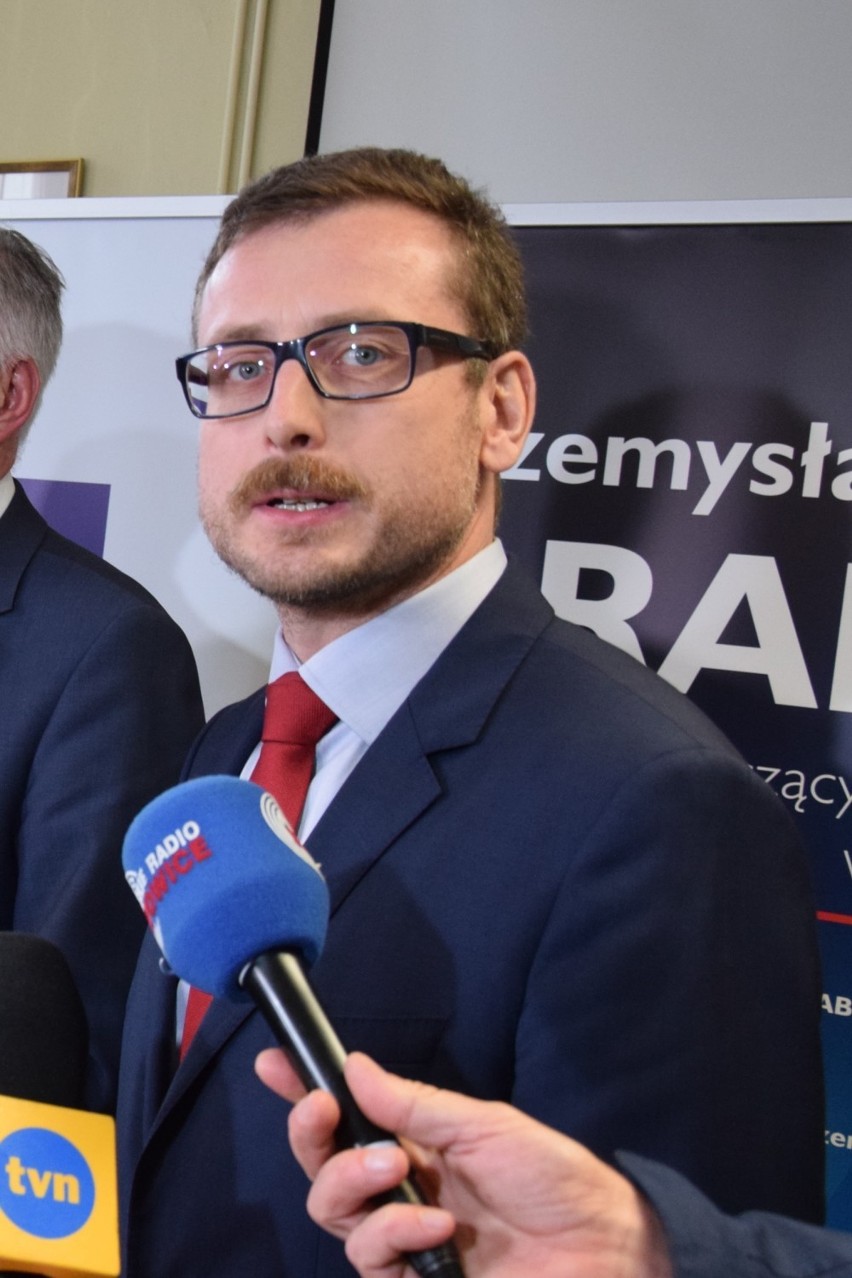 Janusz Buzek (PiS)
Startował z okręgu wyborczego nr 5
Dostał...