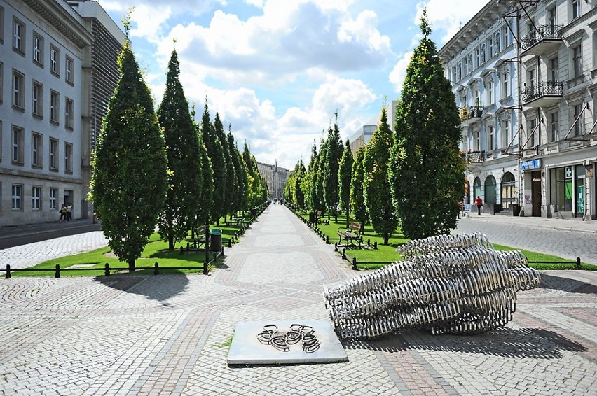 Poznań - Rzeźba Golema zniszczona przez wandali [ZDJĘCIA]
