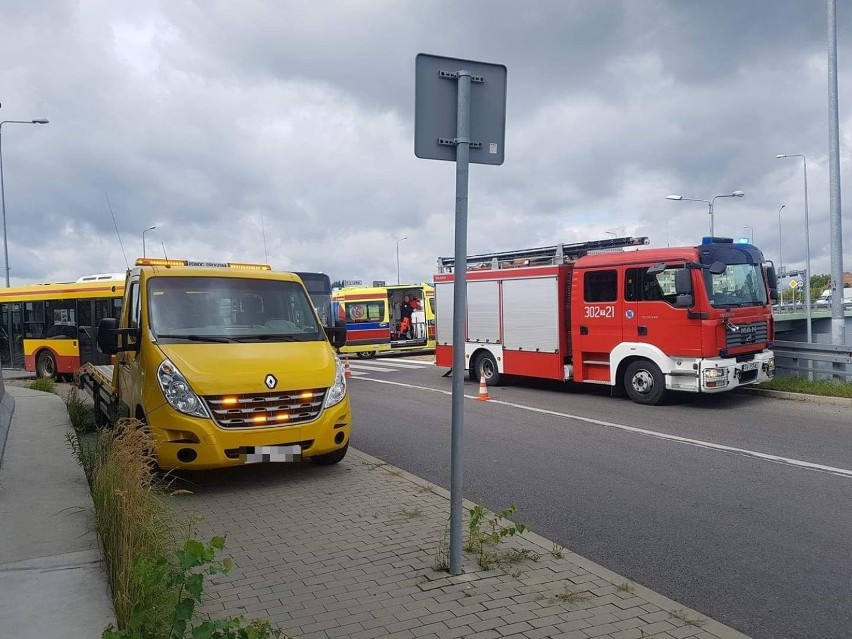 Kolejna kolizja na feralnym skrzyżowaniu w Kielcach (ZDJĘCIA)