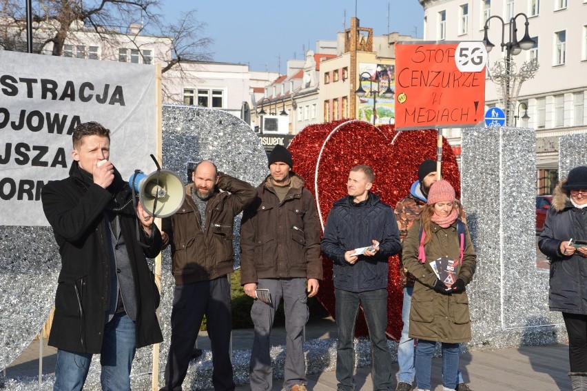 W Opolu odbył się w sobotę (25.01.2020) protest przeciwko...