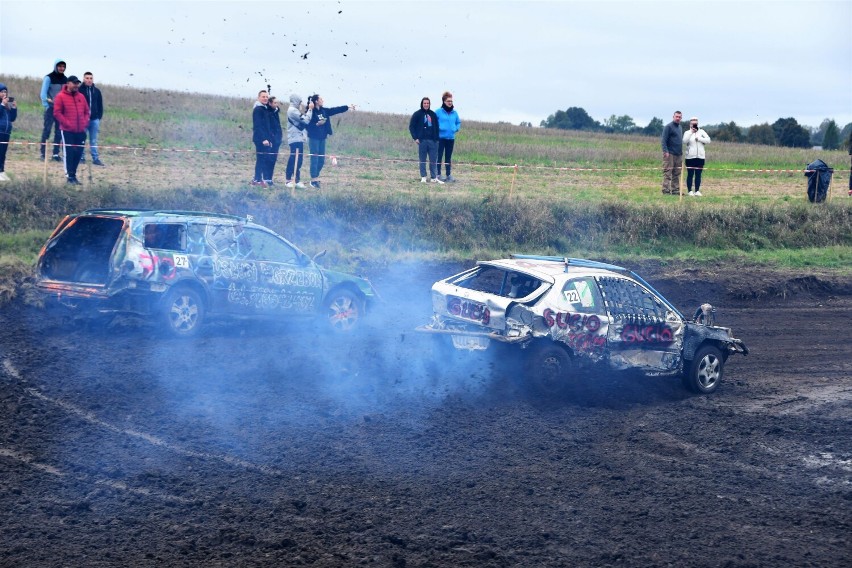 W Liniewie odbyła się II edycja GRAND PRIX - Wrak Race Liniewo o puchar Wójta Gminy Liniewo Mirosława Warczaka ZDJĘCIA