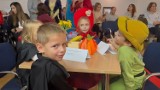 Festiwal Bajek zorganizowało Publiczne Przedszkole nr 5 w Radomsku. Na koniec konkurs wiedzy o bajkach. FILM, ZDJĘCIA