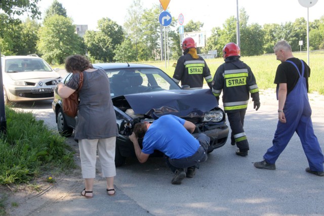 Wypadek na Przybyszewskiego w Łodzi. Karambol pięciu aut