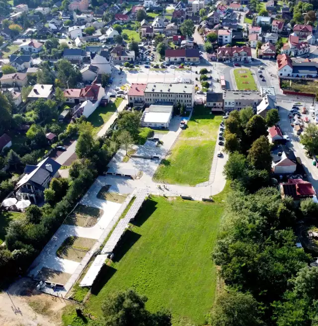 Nowy parking powstał u podnóża zamku w jurajskim Olsztynie