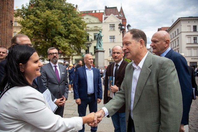 Ambasador USA w Polsce Mark Brzeziński gościł w Toruniu