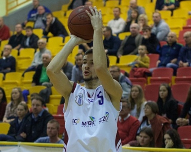 Konrad Koziorowicz rzucił 9 punktów.