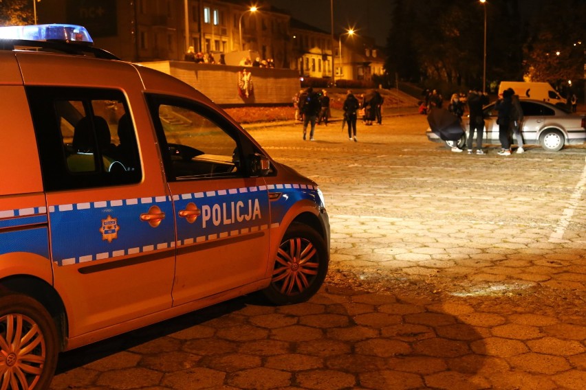 To jest wojna! Manifestacja w Łomży przybiera na sile. Tym razem mieszkańcy zablokowali ruch [zdjęcia]