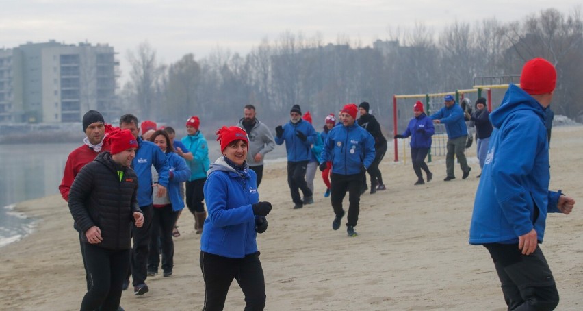 Rzeszowskie morsy nie boją się mrozów! Zobaczcie zdjęcia z kąpieli na Żwirowni 